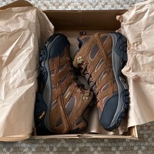 NWT Merrell’s Moab Hiking Boot